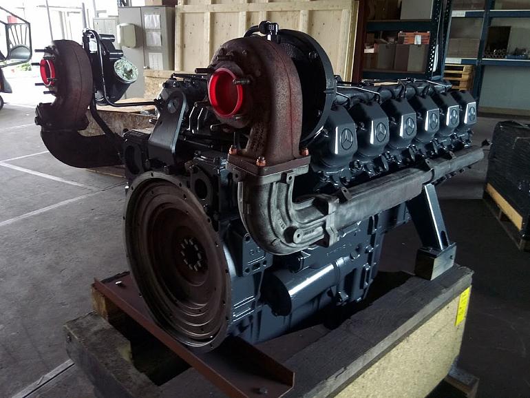 Mercedes OM 444 LA V12