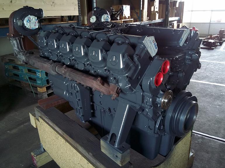 Mercedes OM 444 LA V12