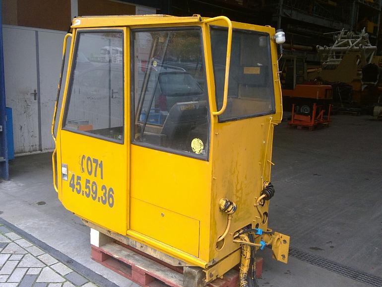 Кабина крановой Liebherr LTM 1140