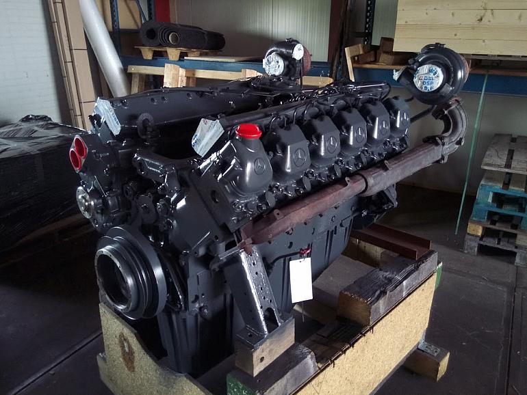 Mercedes OM 444 LA V12