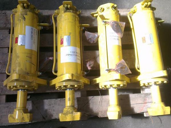 Цилиндр противовеса Grove GMK 4100