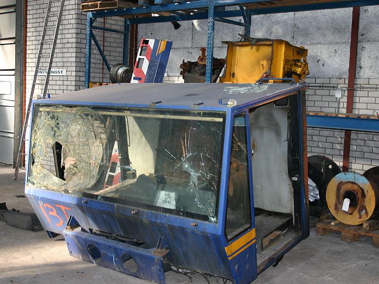 Кабина шасси Demag AC 155