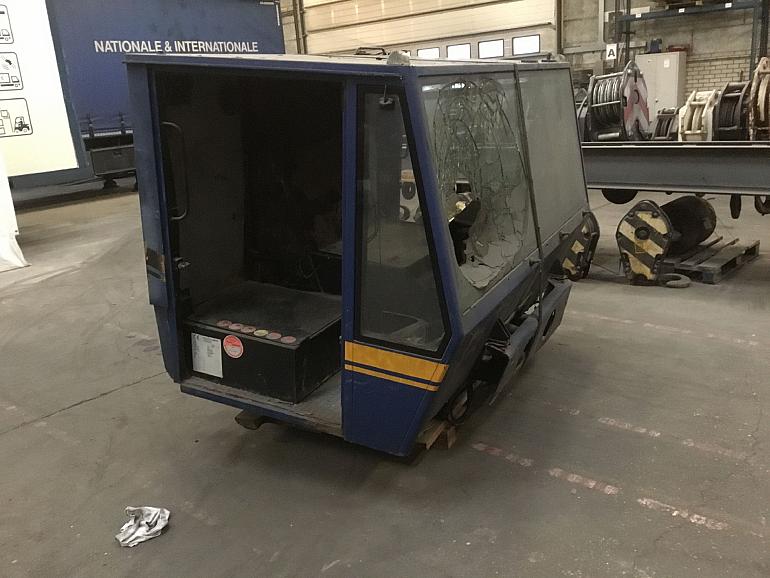 Кабина шасси Demag AC 155
