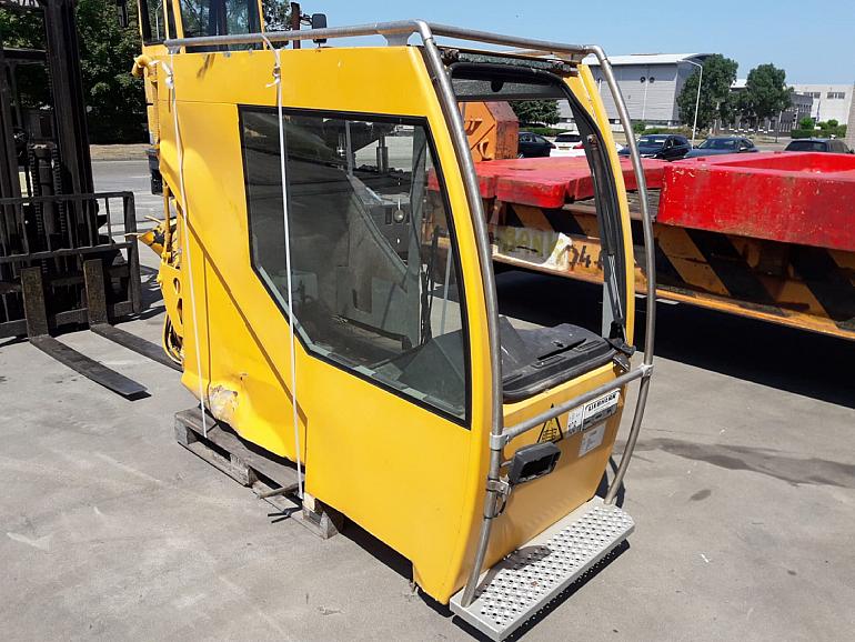 Кабина крановой LIEBHERR LTM 1055-3.2