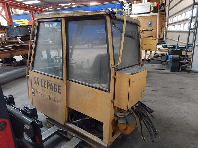 Кабина крановой Liebherr LTM 1030 